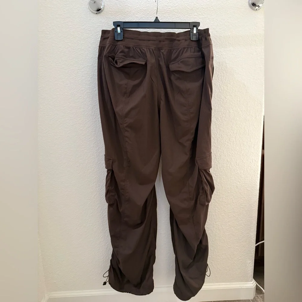 Lululemon Dance Studio Relaxed Fit Midrise Cargo Pant - Picture 4 of 10